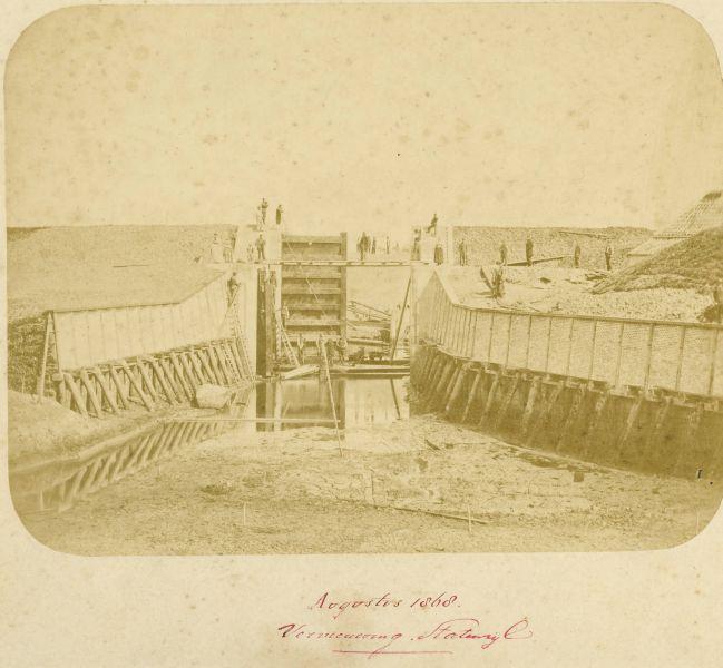 Vernieuwing van de sluis in 1868.